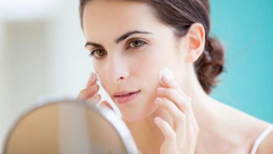 Salon professional working on beauty treatment
